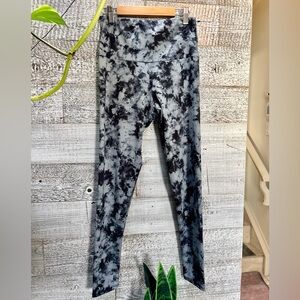 Onzie | High Rise Midi 7/8 Activewear Leggings – S/M, Moonstone Acid Wash